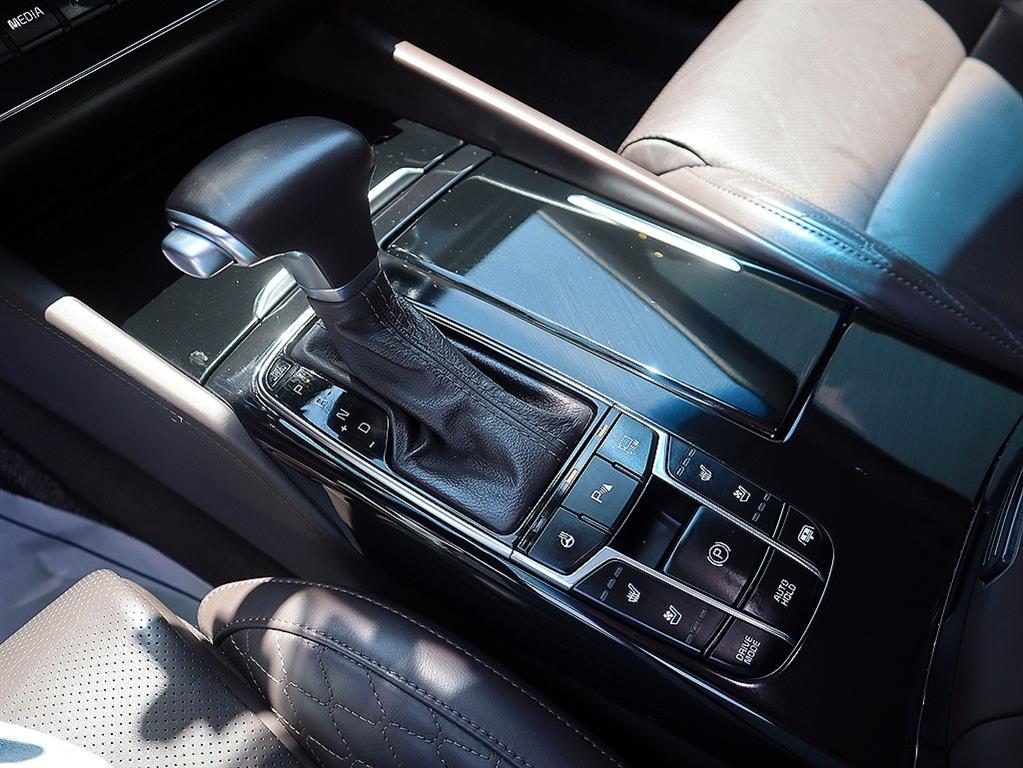Kia K7 — photo 12