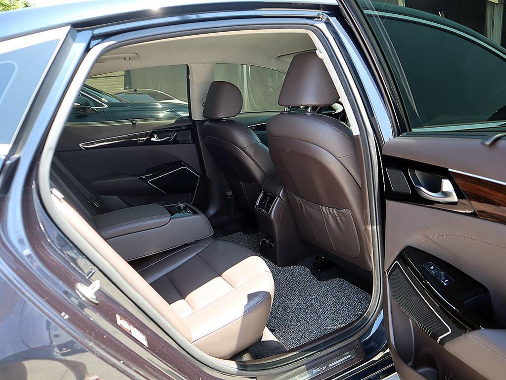 Kia K7 — photo 14