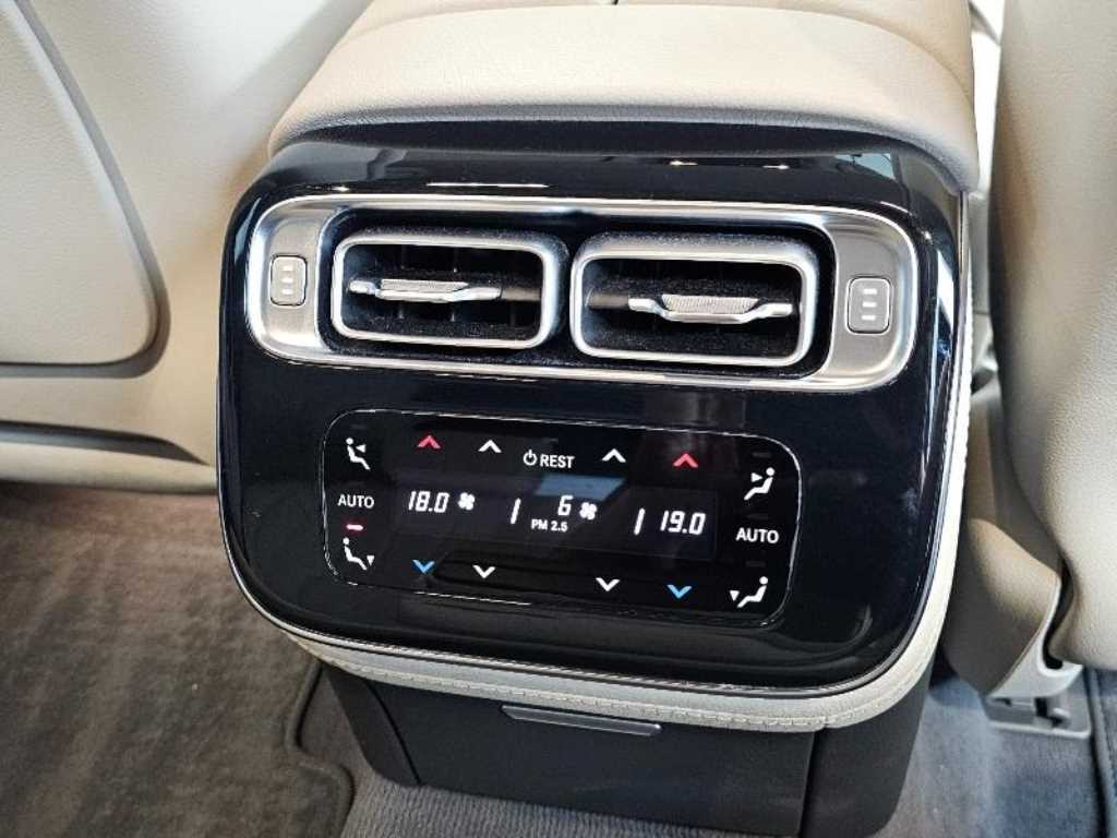 Mercedes-Benz S-Class — photo 15