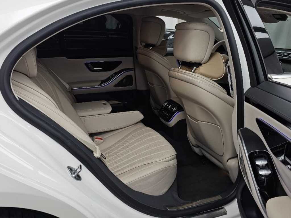Mercedes-Benz S-Class — photo 19