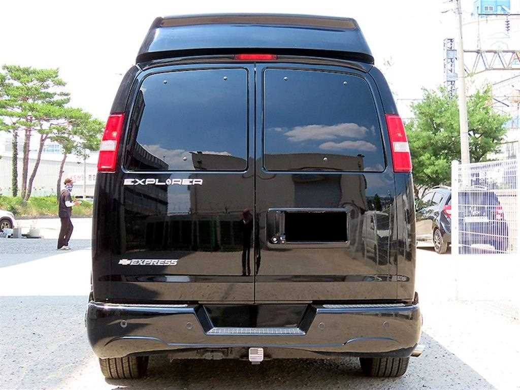 CHEVROLET Express Van — photo 04