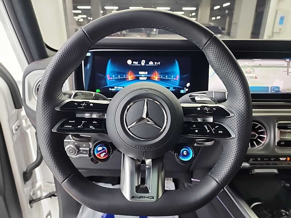 Mercedes-Benz G-Class — photo 09