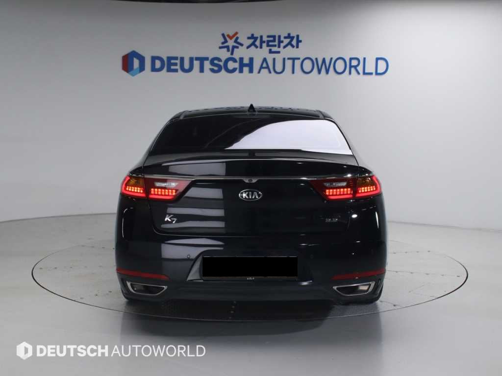Kia K7 — photo 04