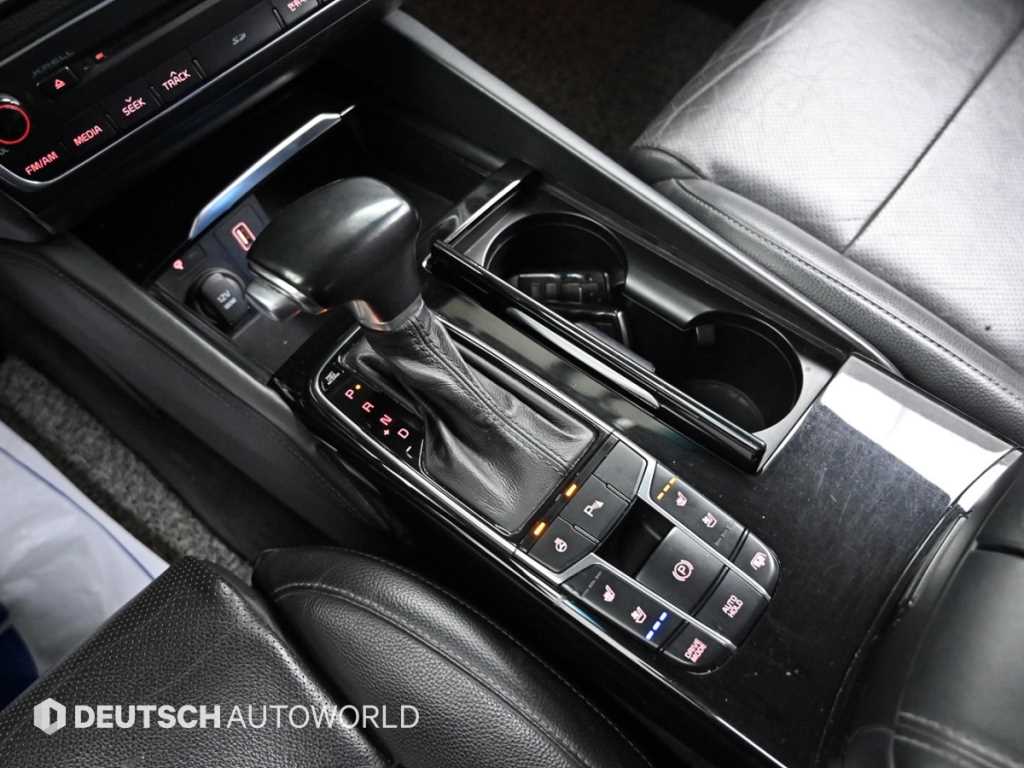 Kia K7 — photo 09