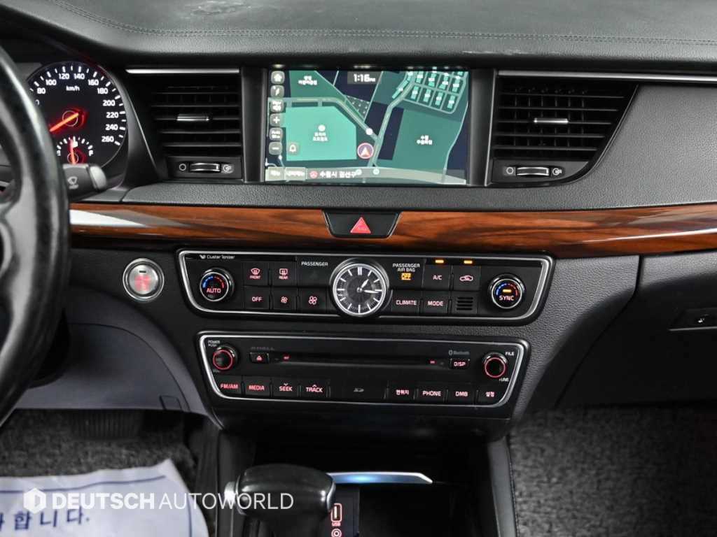 Kia K7 — photo 14