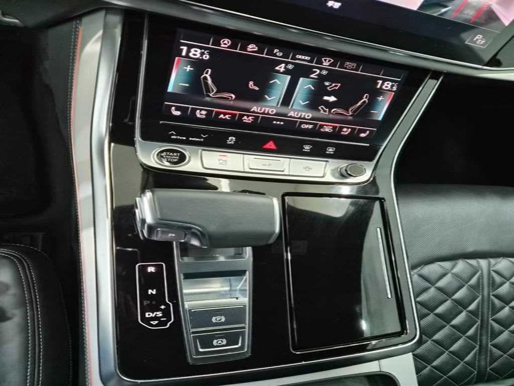 Audi Q8 — photo 15