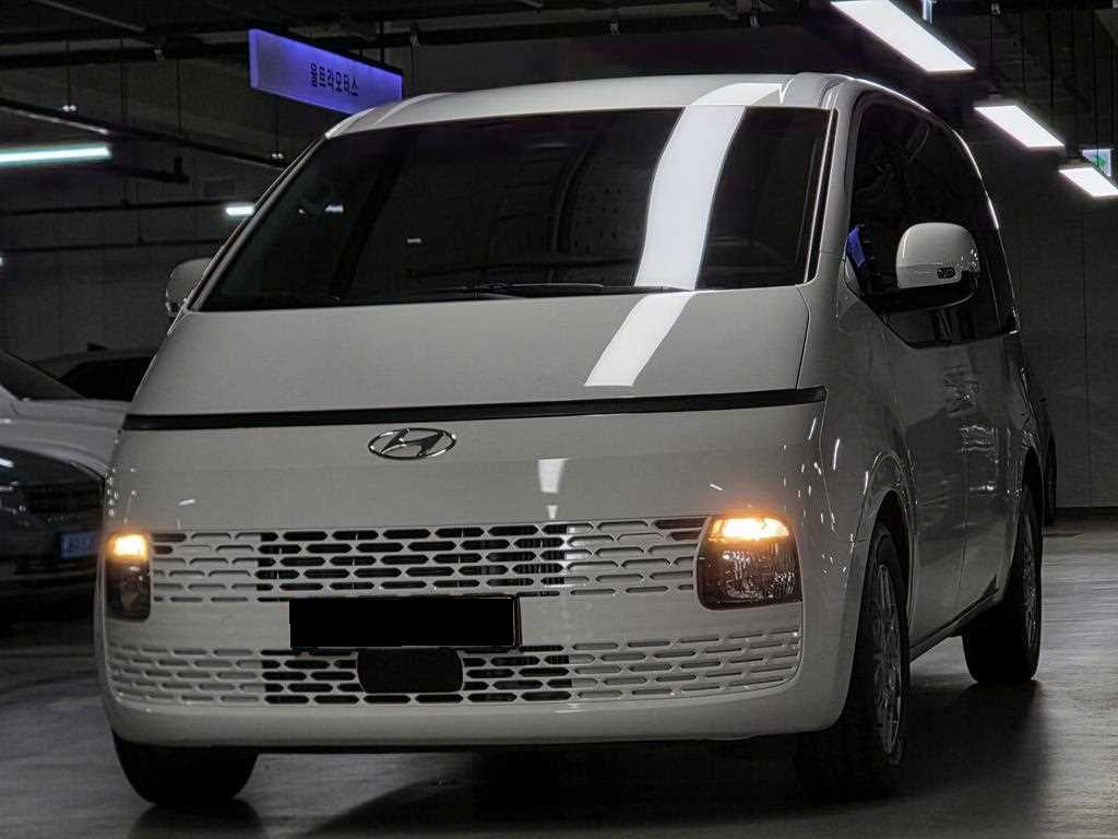 Hyundai Staria — photo 01