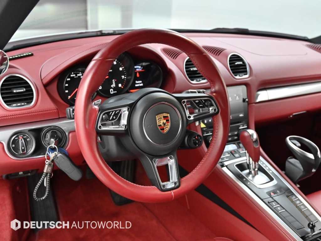 Porsche 718 — photo 13