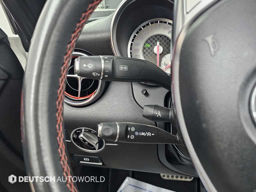 Mercedes-Benz SLK-Class — photo 12