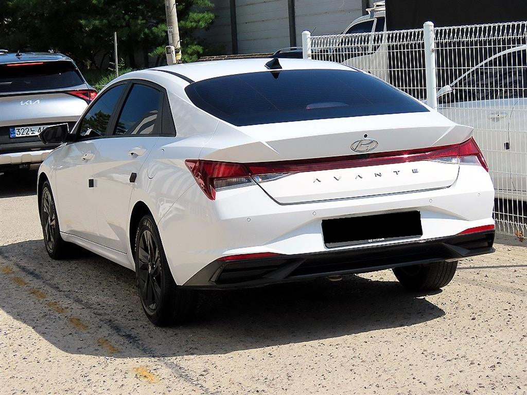Hyundai Avante — photo 03