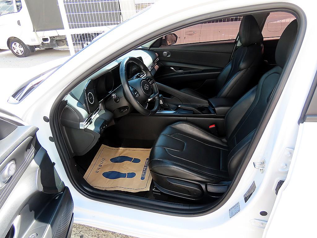 Hyundai Avante — photo 05