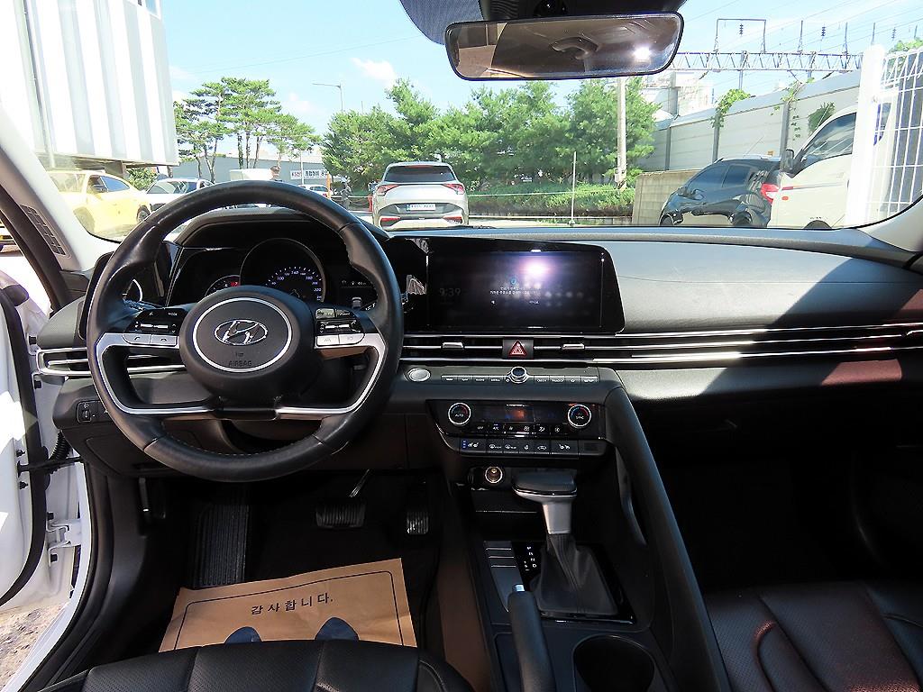Hyundai Avante — photo 07