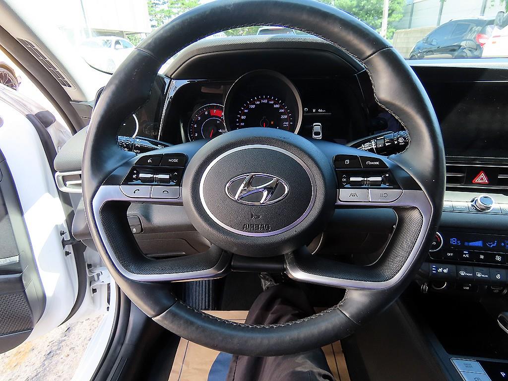 Hyundai Avante — photo 08