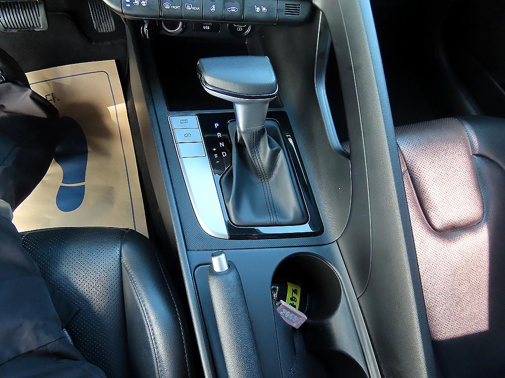 Hyundai Avante — photo 10