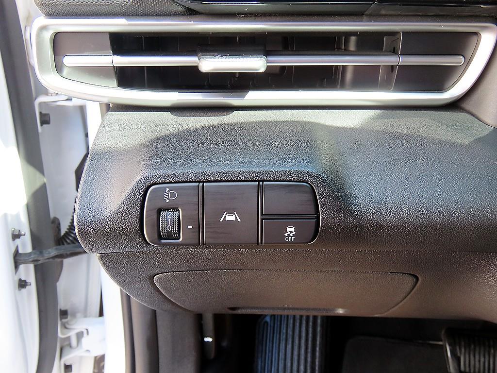 Hyundai Avante — photo 12
