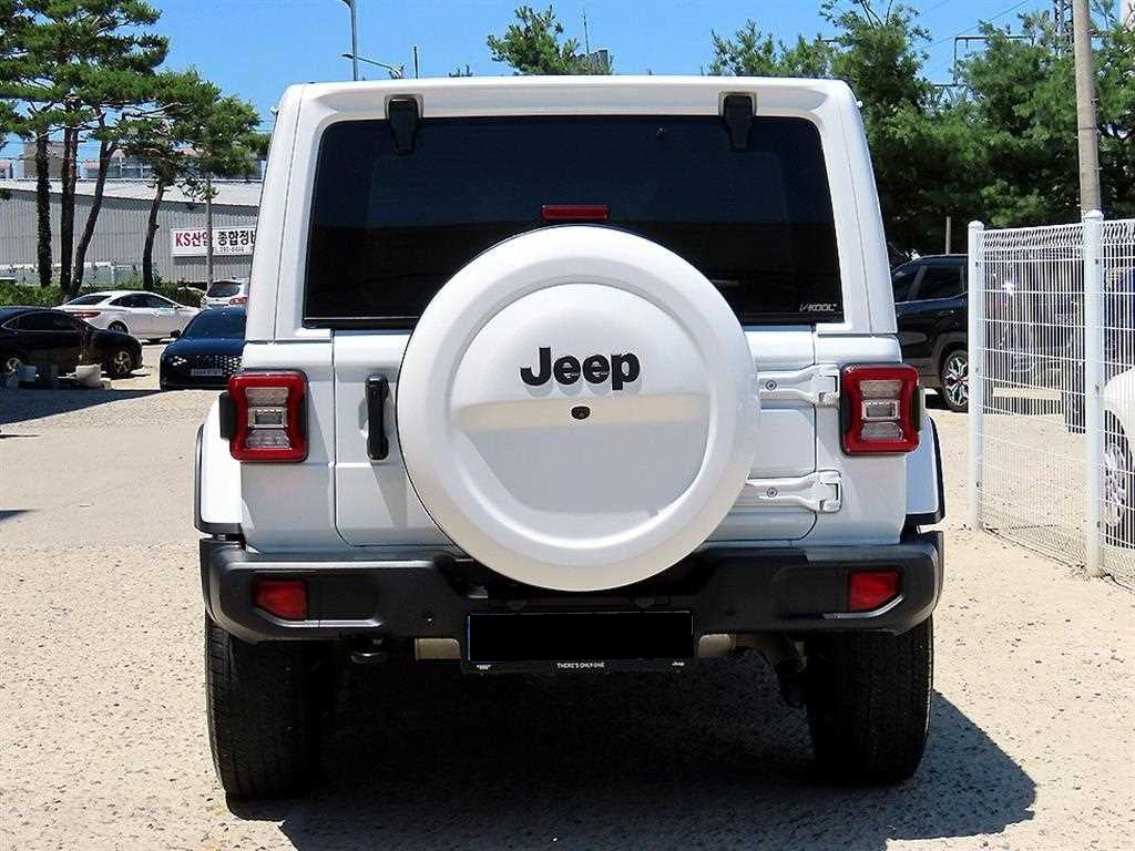 Jeep Wrangler — photo 04