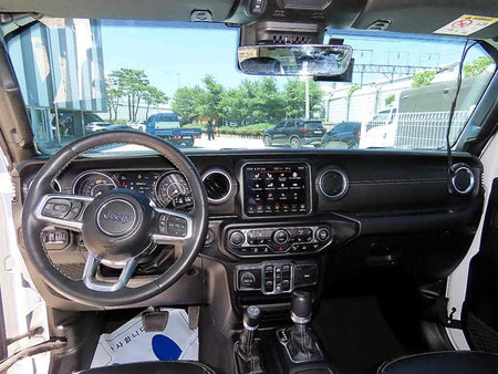 Jeep Wrangler — photo 08