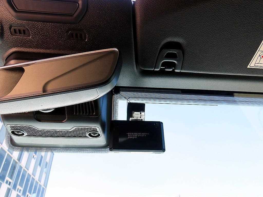 Jeep Wrangler — photo 14