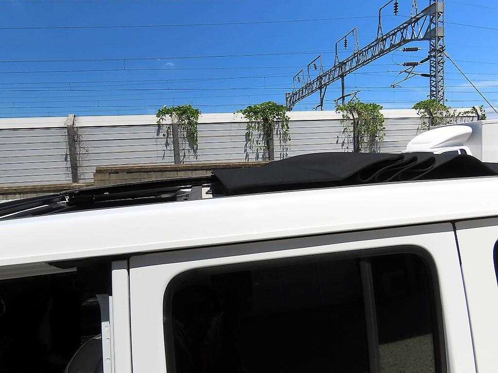 Jeep Wrangler — photo 17