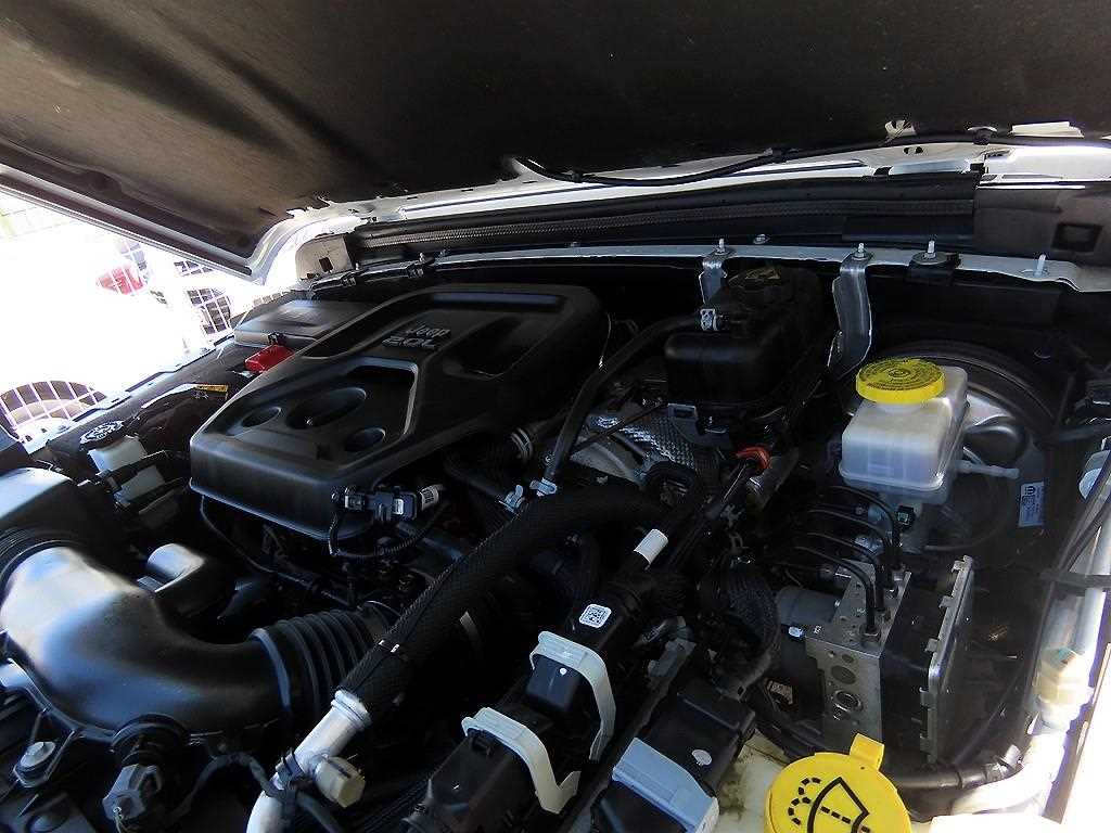 Jeep Wrangler — photo 19