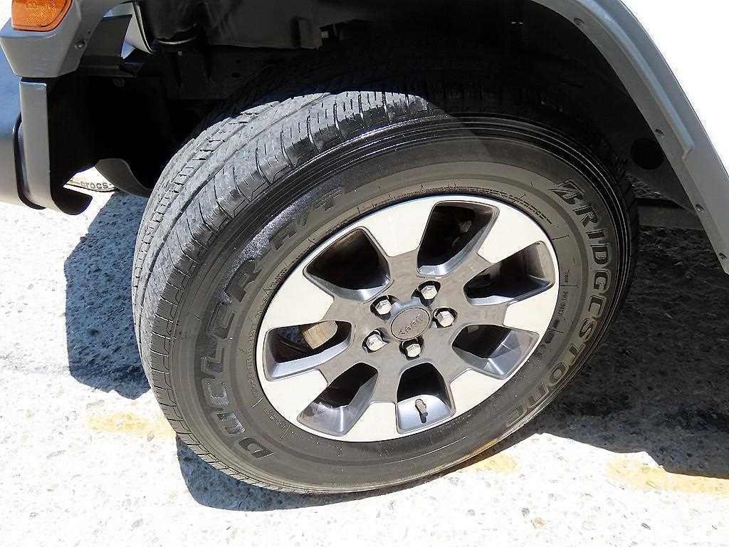Jeep Wrangler — photo 20