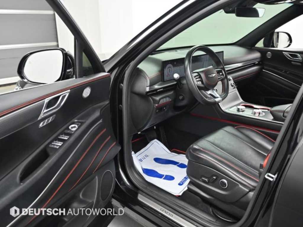 Genesis GV80 — photo 11