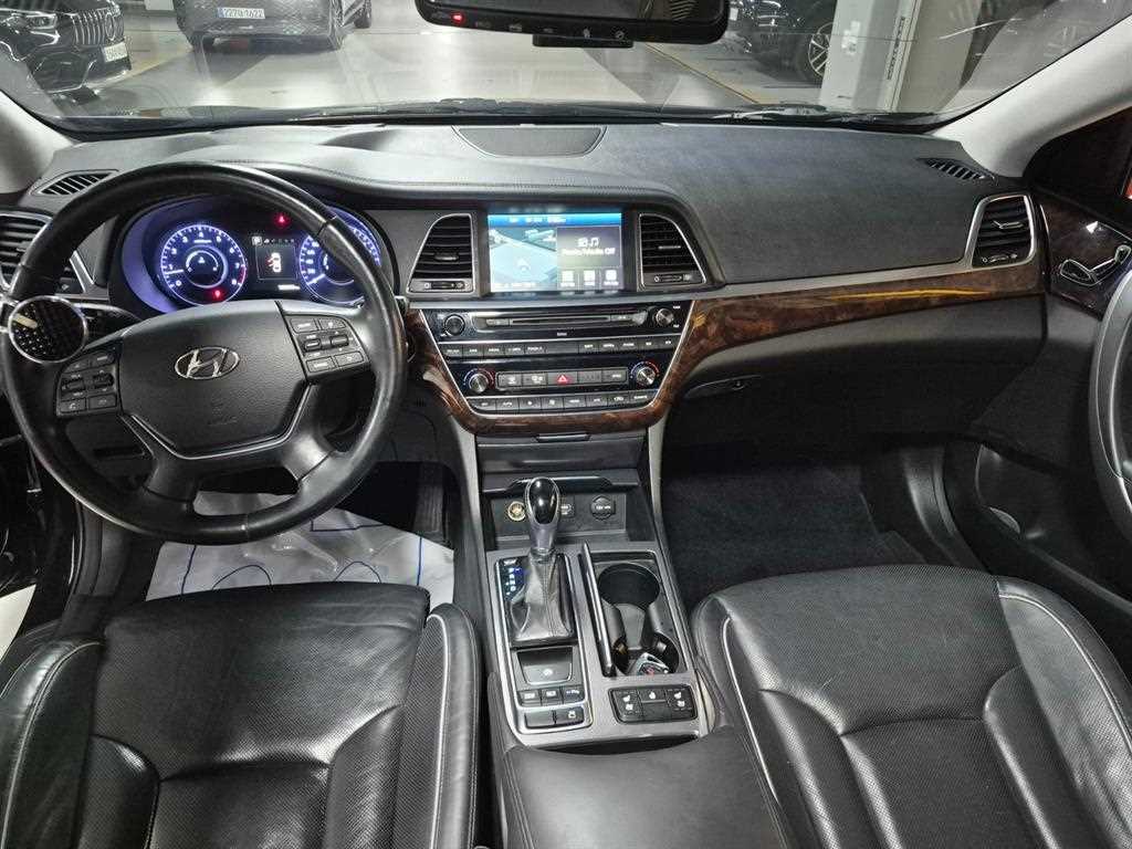 Hyundai Aslan — photo 06
