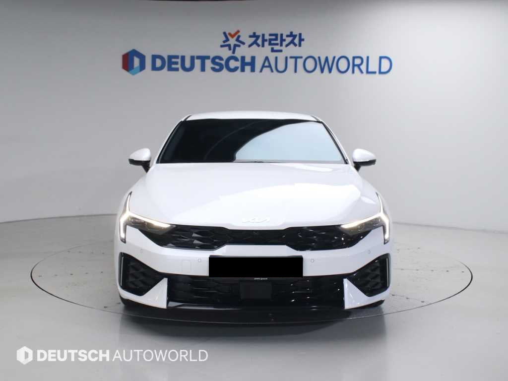 Kia K5 — photo 03