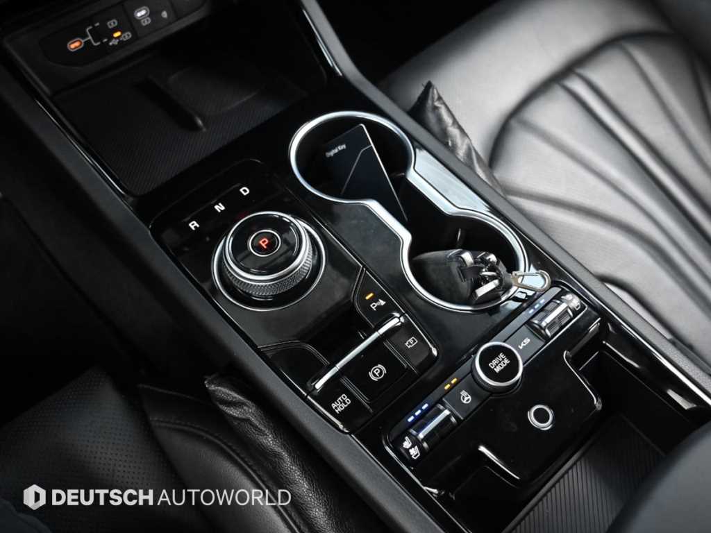 Kia K5 — photo 09