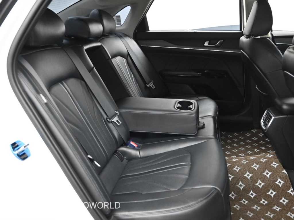 Kia K5 — photo 12