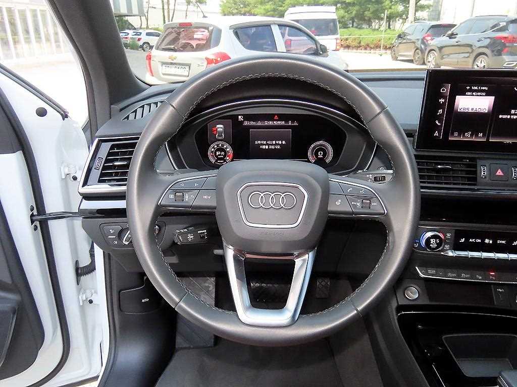 Audi Q5 — photo 08