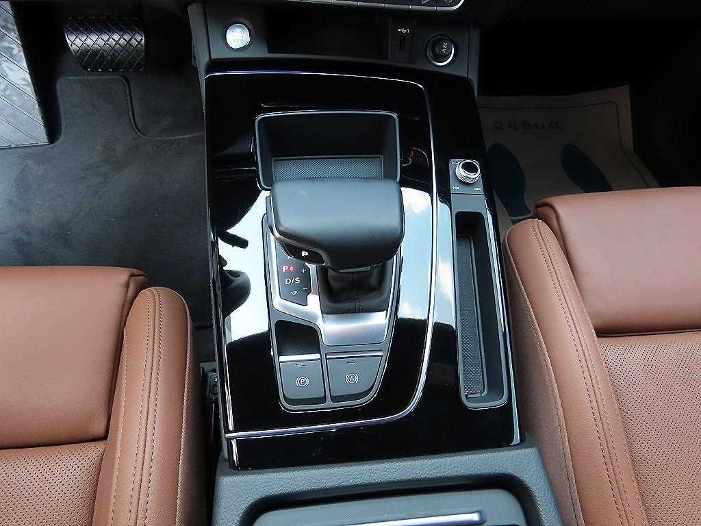 Audi Q5 — photo 10