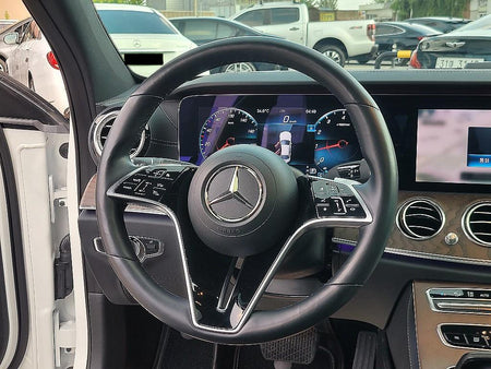 Mercedes-Benz E-Class — photo 08