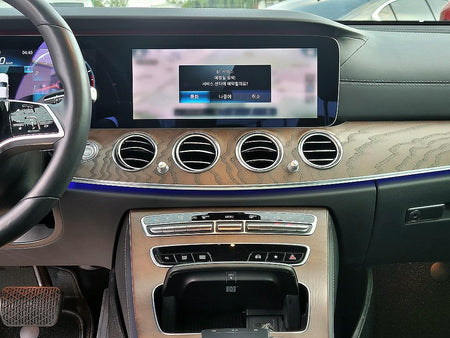 Mercedes-Benz E-Class — photo 11