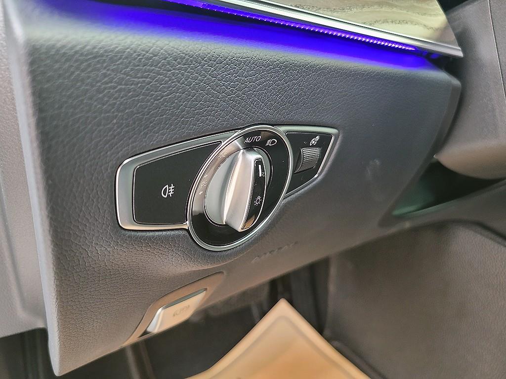Mercedes-Benz E-Class — photo 13