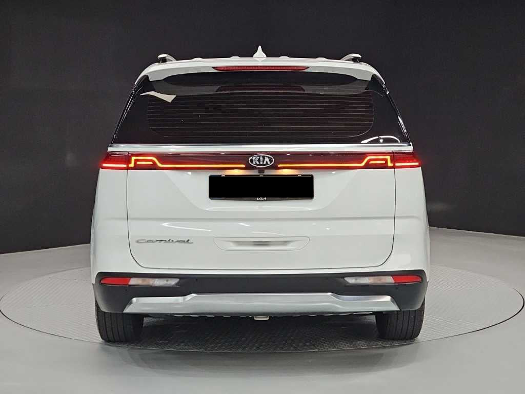 Kia Carnival — photo 03