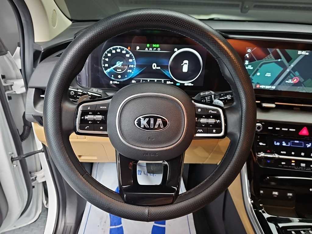 Kia Carnival — photo 09
