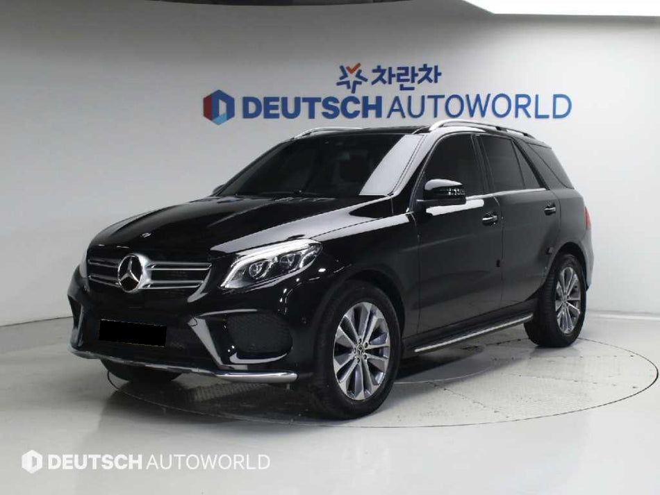 Mercedes-Benz GLE-Class — photo 01