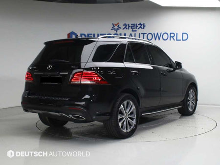 Mercedes-Benz GLE-Class — photo 02