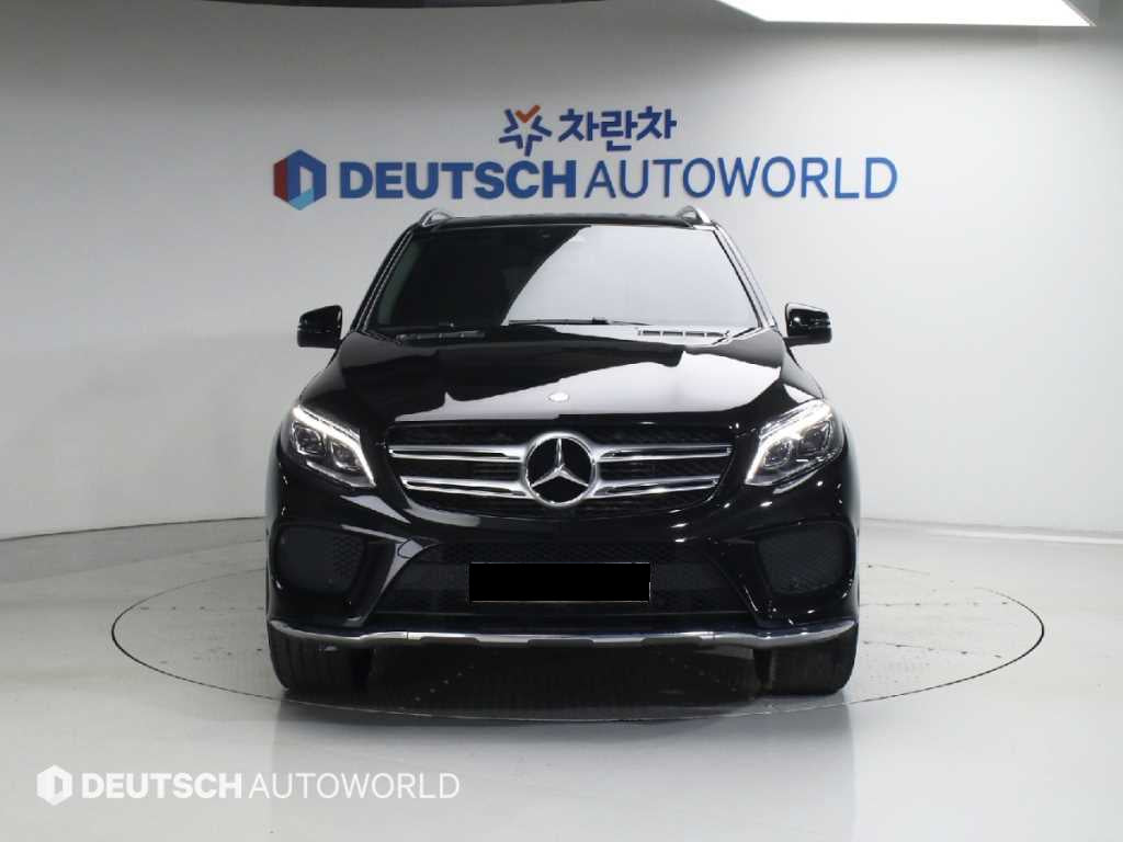 Mercedes-Benz GLE-Class — photo 03