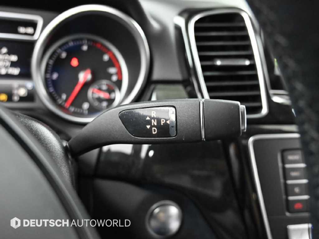 Mercedes-Benz GLE-Class — photo 09