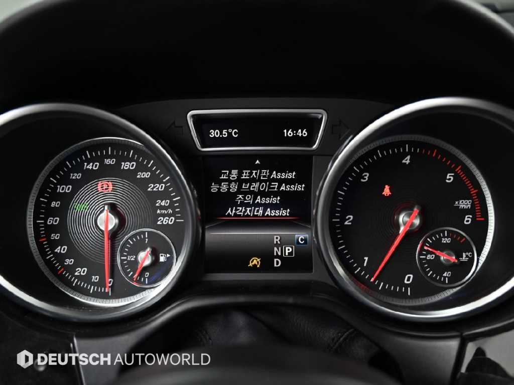 Mercedes-Benz GLE-Class — photo 17