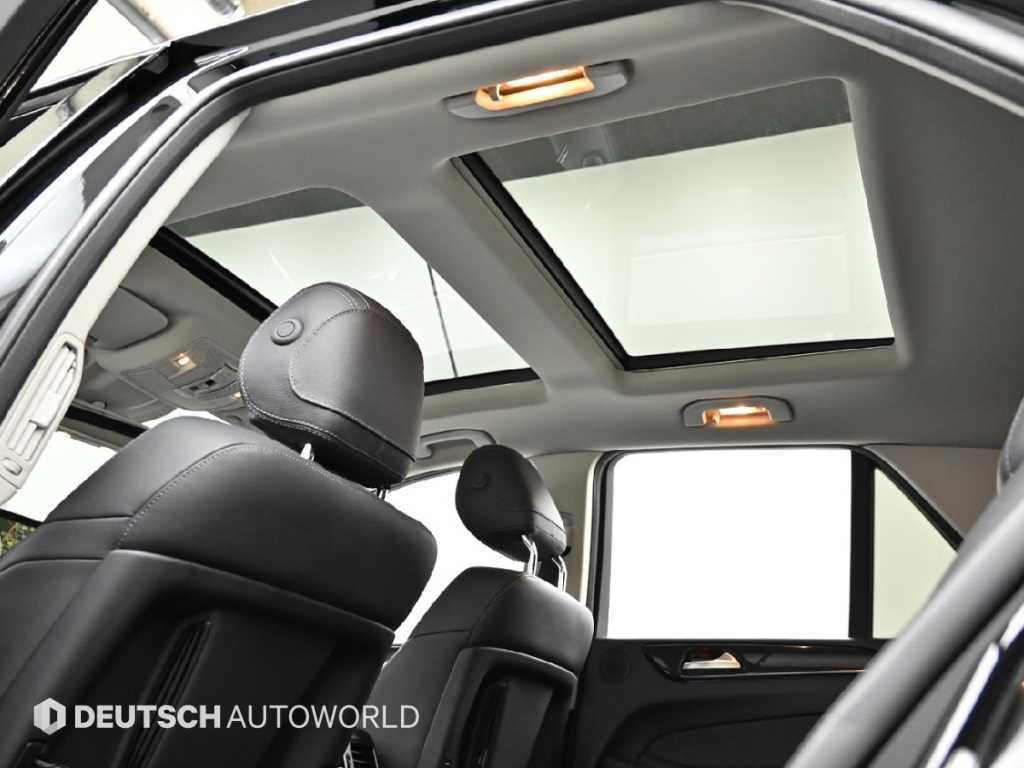 Mercedes-Benz GLE-Class — photo 18