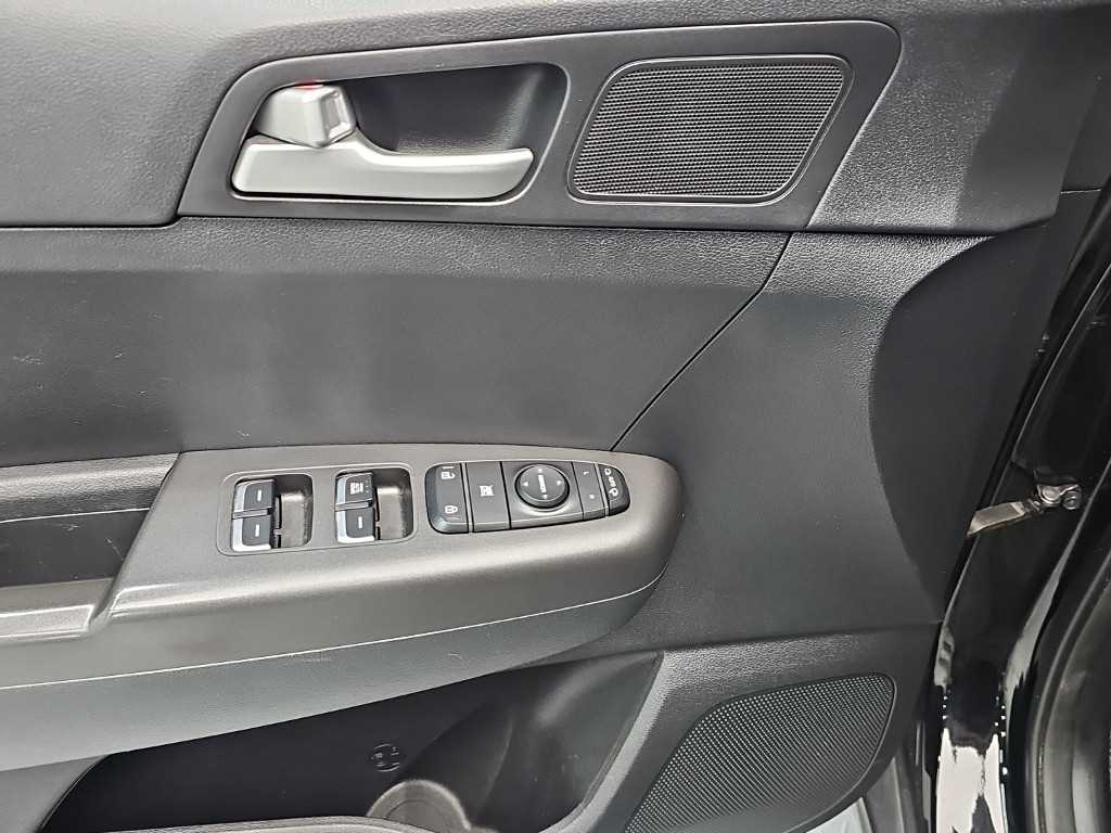 Kia Sportage — photo 15
