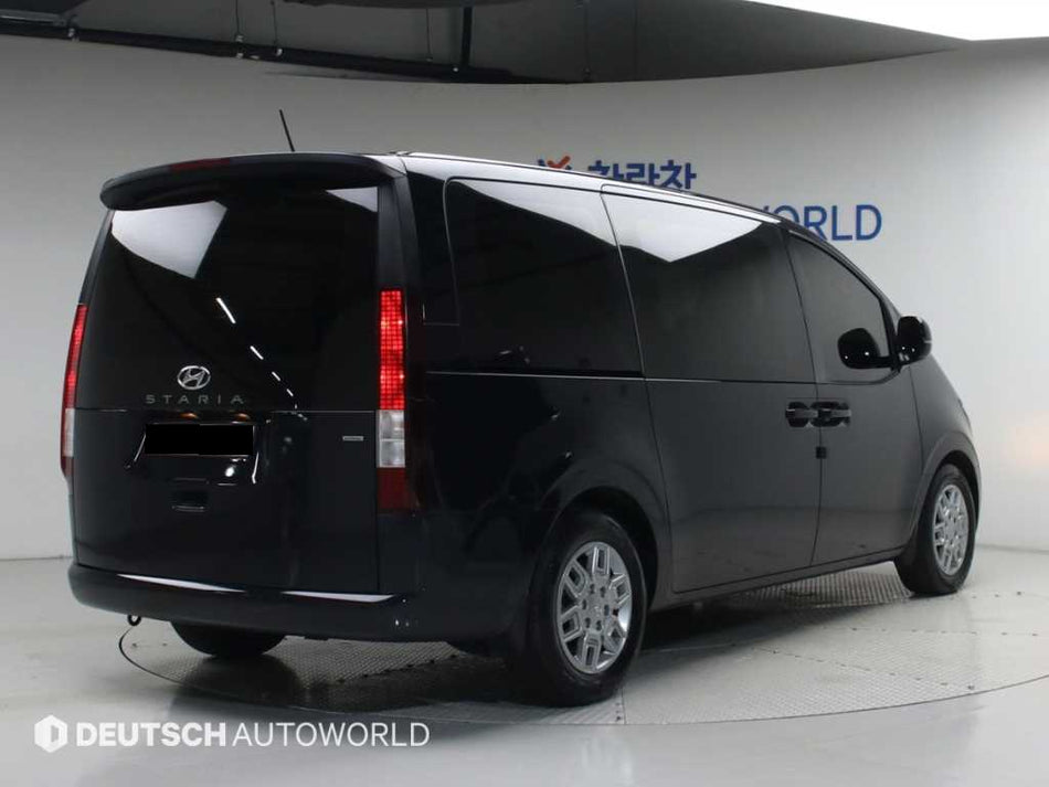 Hyundai Staria — photo 02