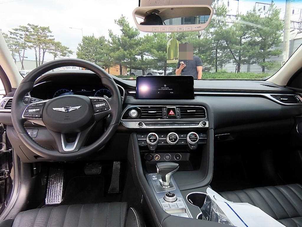 Genesis G70 — photo 07