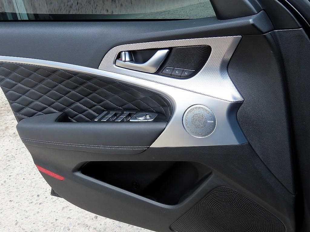 Genesis G70 — photo 12