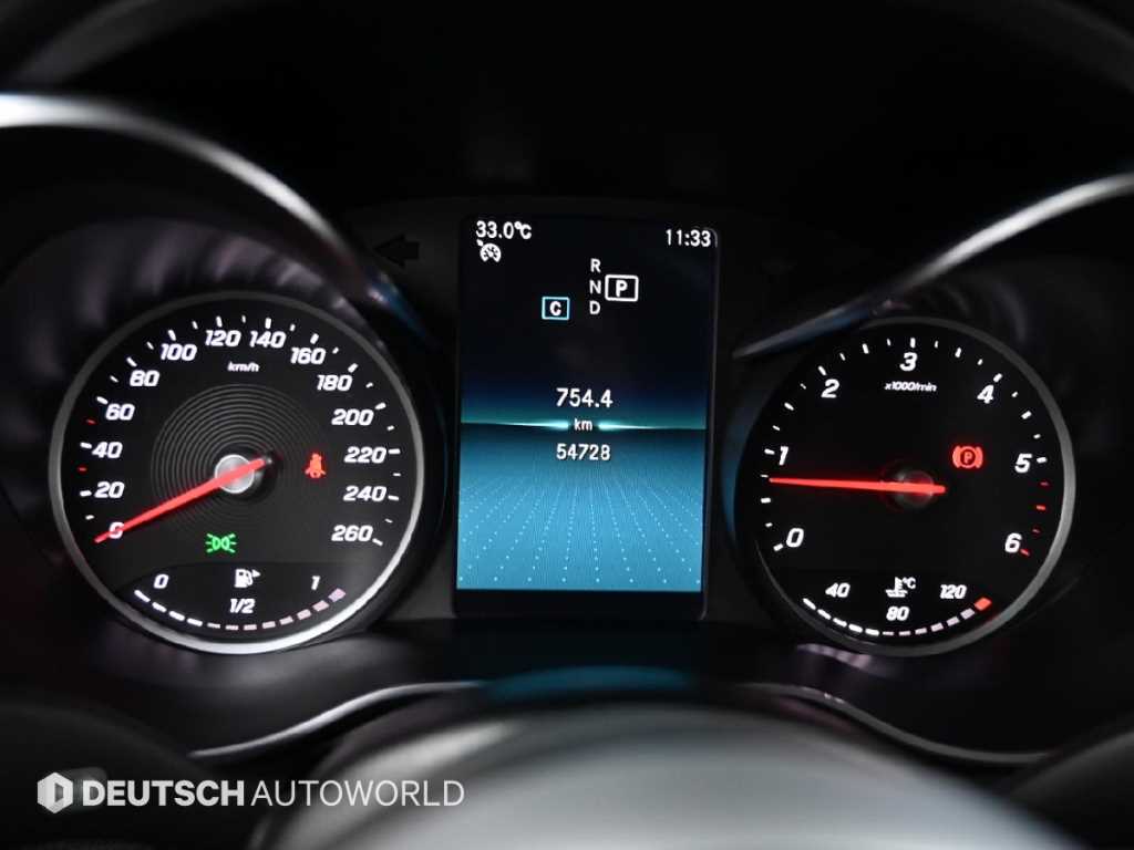 Mercedes-Benz C-Class — photo 08