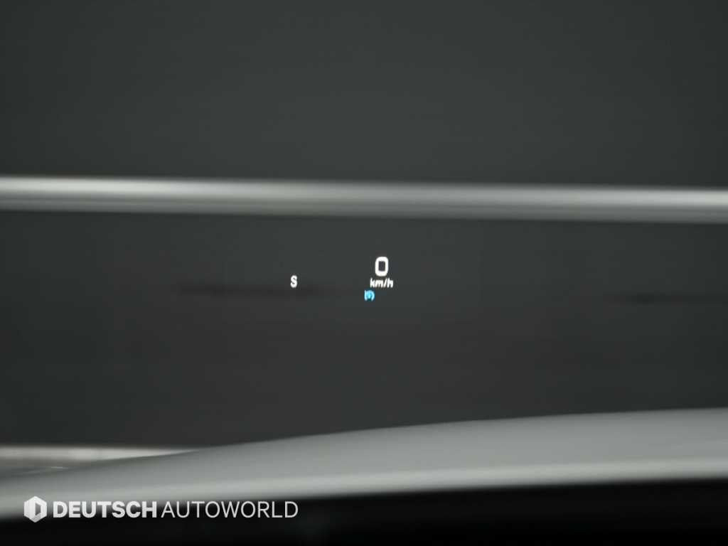 Mercedes-Benz C-Class — photo 17
