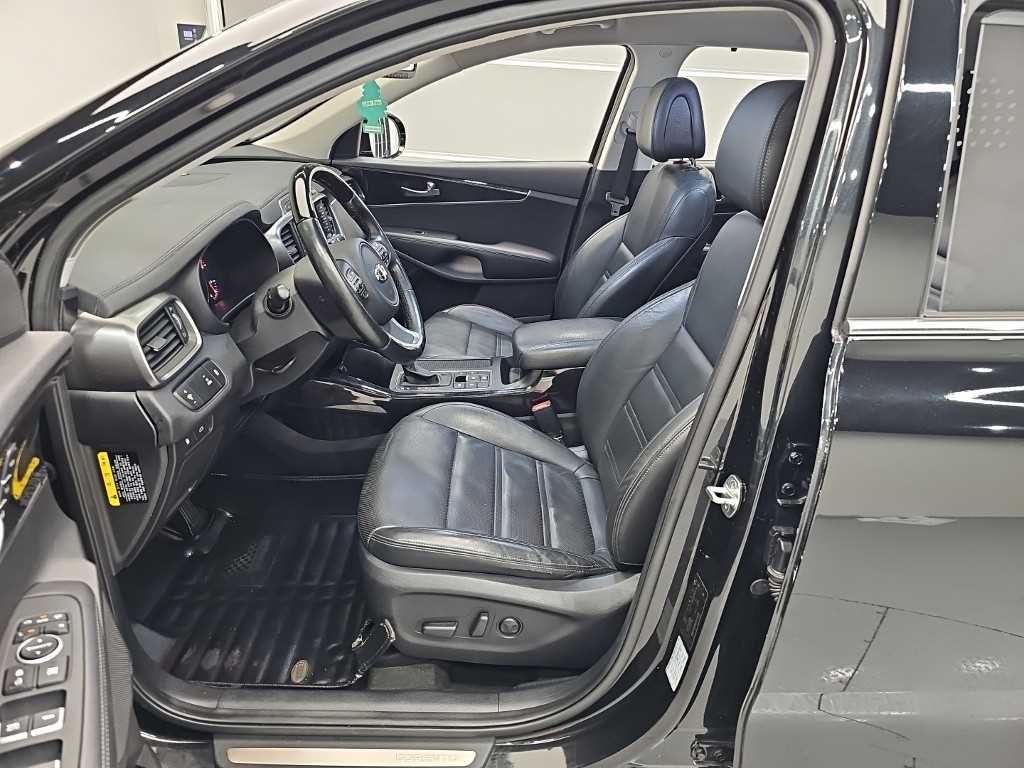Kia Sorento — photo 11
